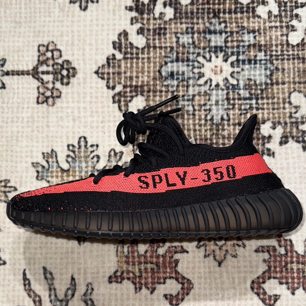 Yeezy 350s V2